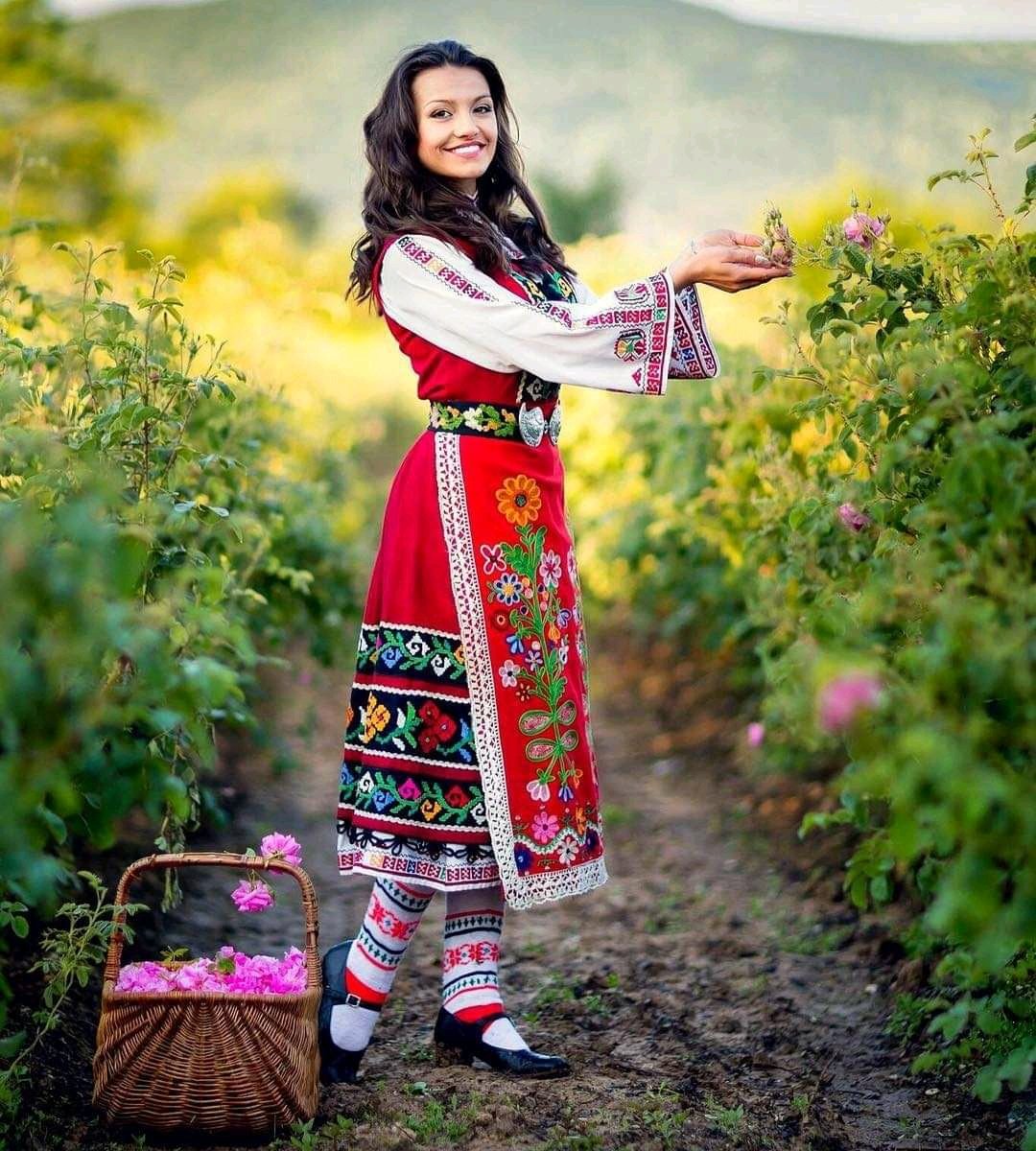 Болгарский национальный костюм