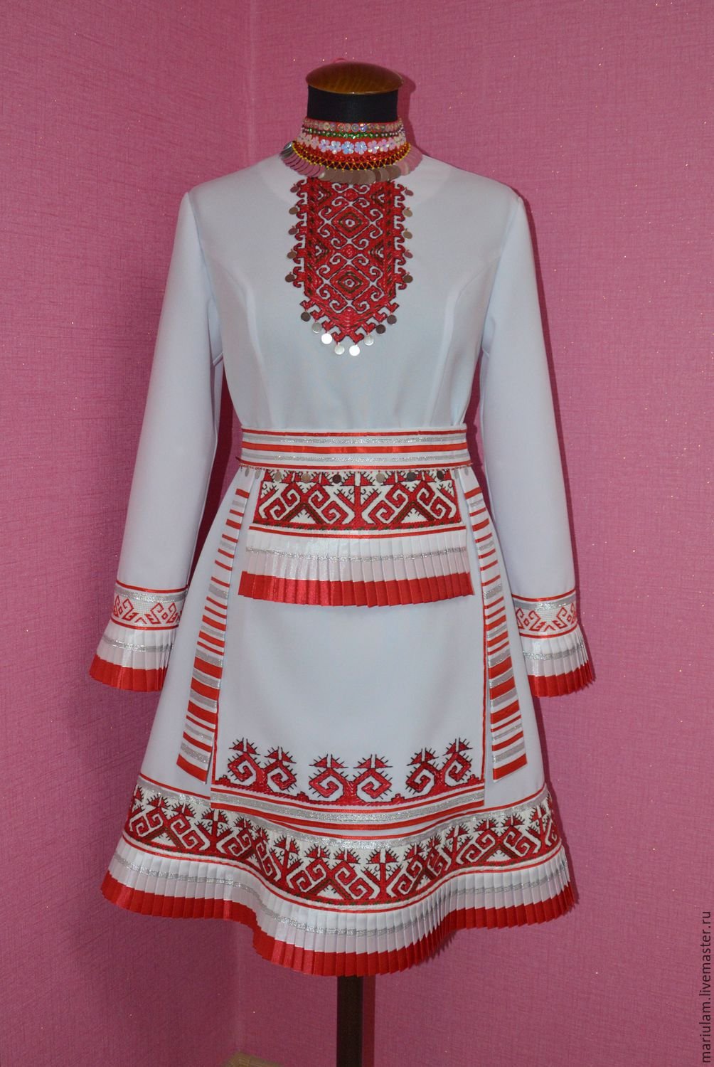 Марийский национальный костюм женский Горномарий