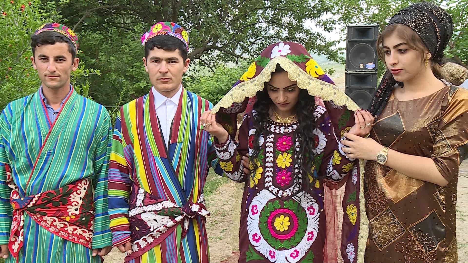 Таджикистан люди