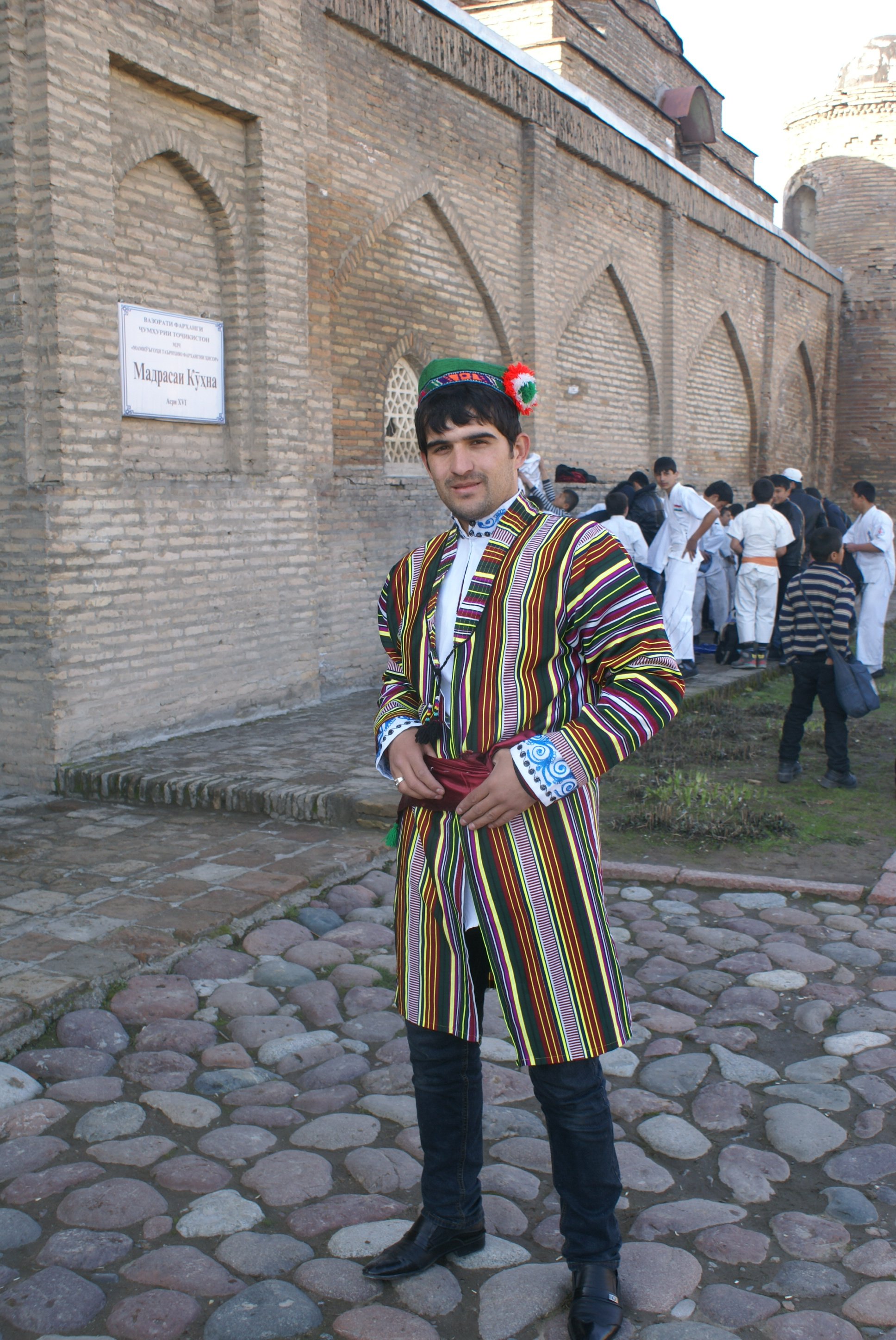 Таджикский национальный костюм Джома