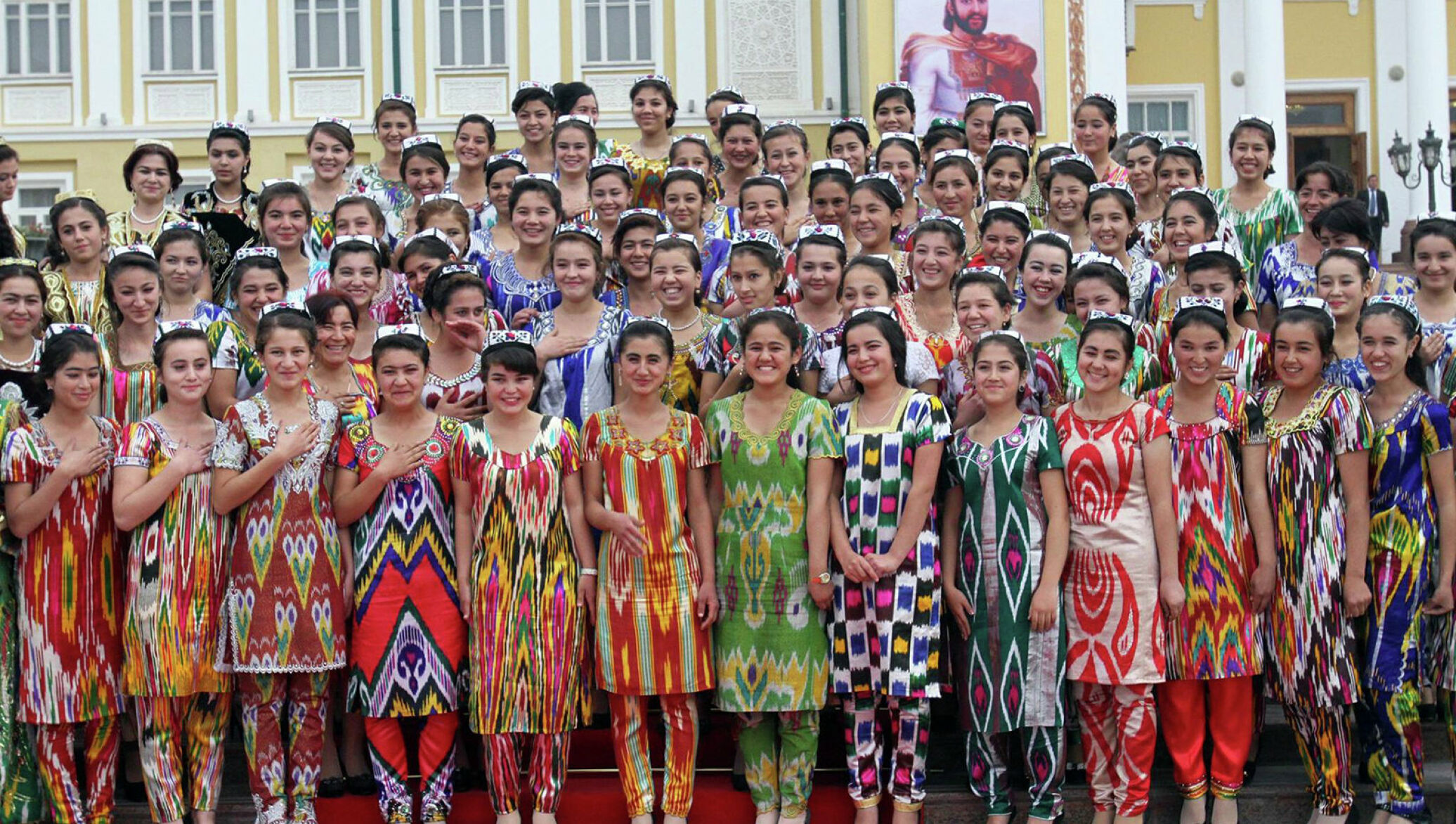 Национальная одежда Таджикистана атлас