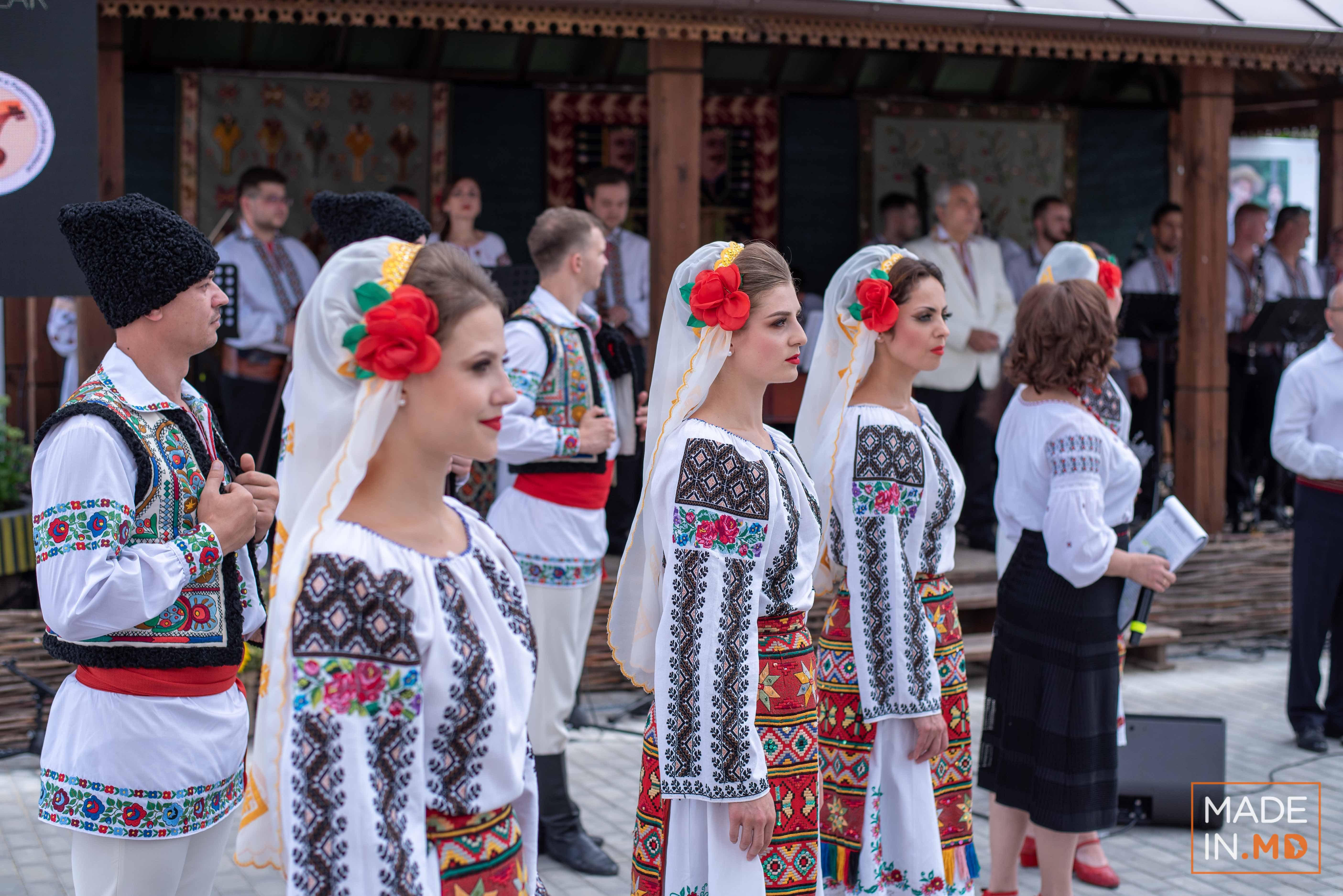 Национальный костюм Молдавии