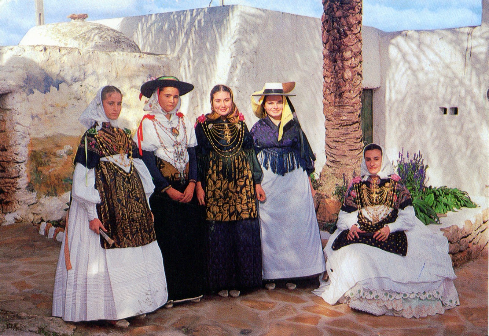 национальный костюм испании женский