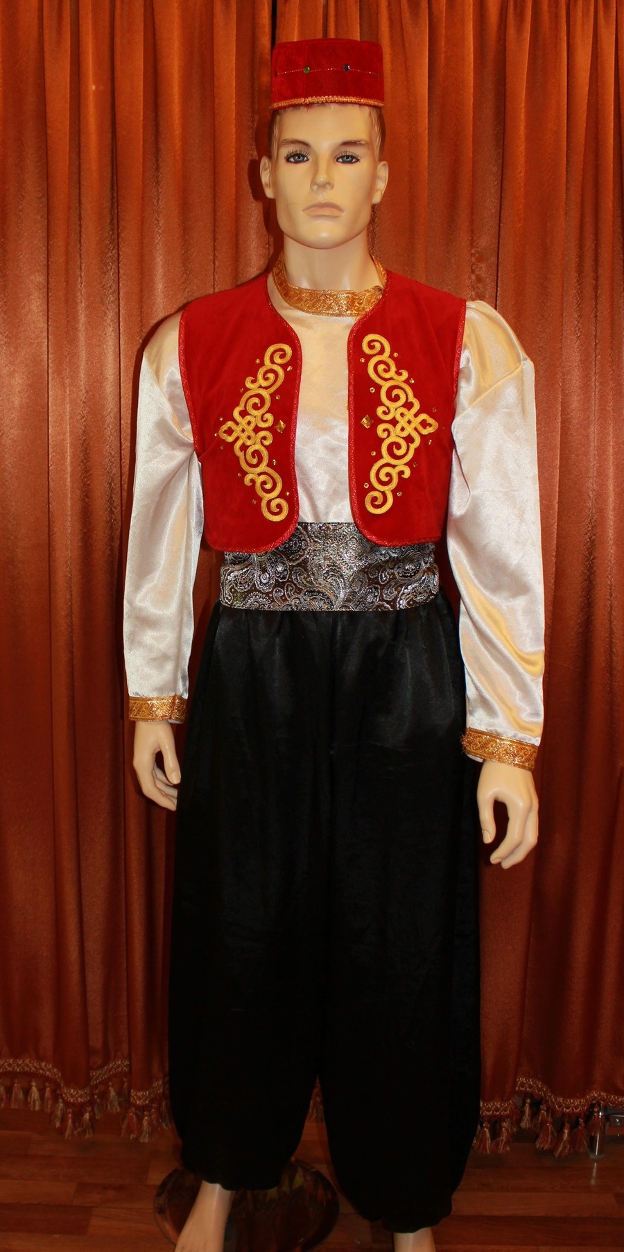 Национальный костюм турков месхетинцев мужчин