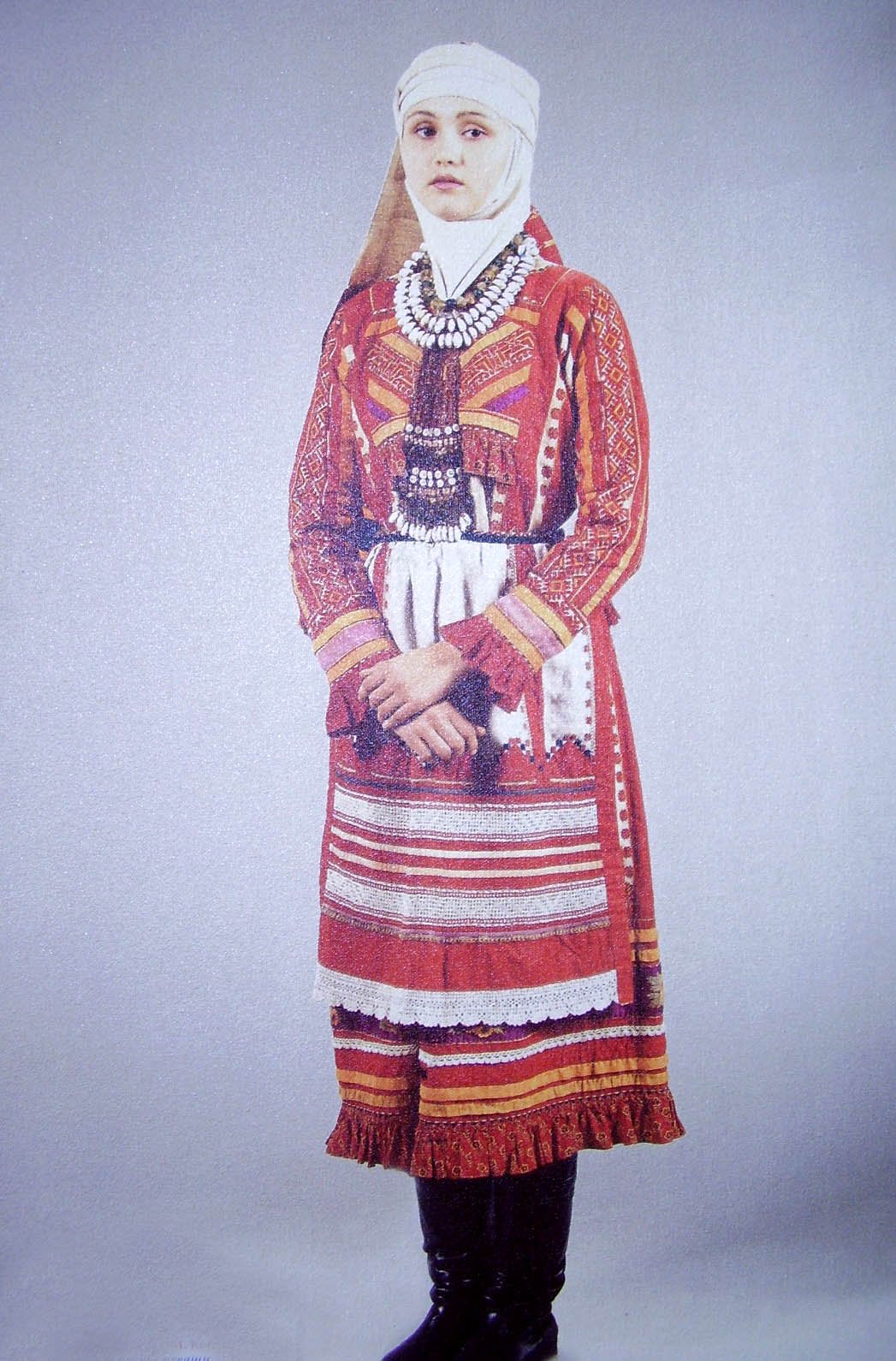 Национальный костюм средненизовых чувашей