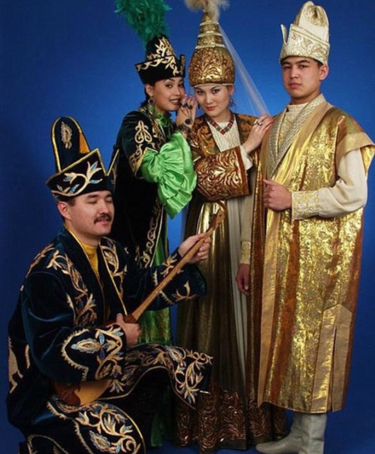 Народный костюм Казахстана