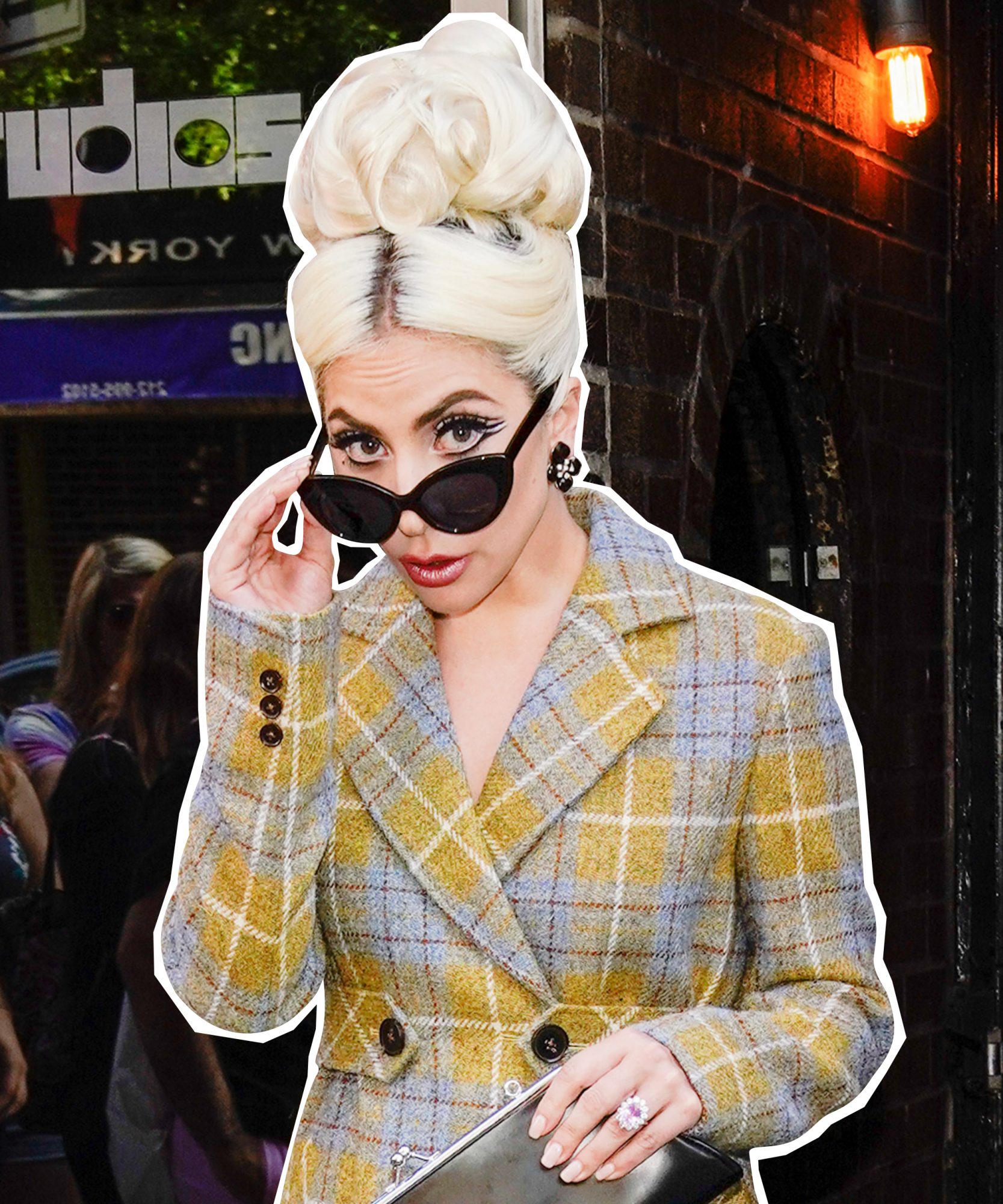Леди Гага в очках