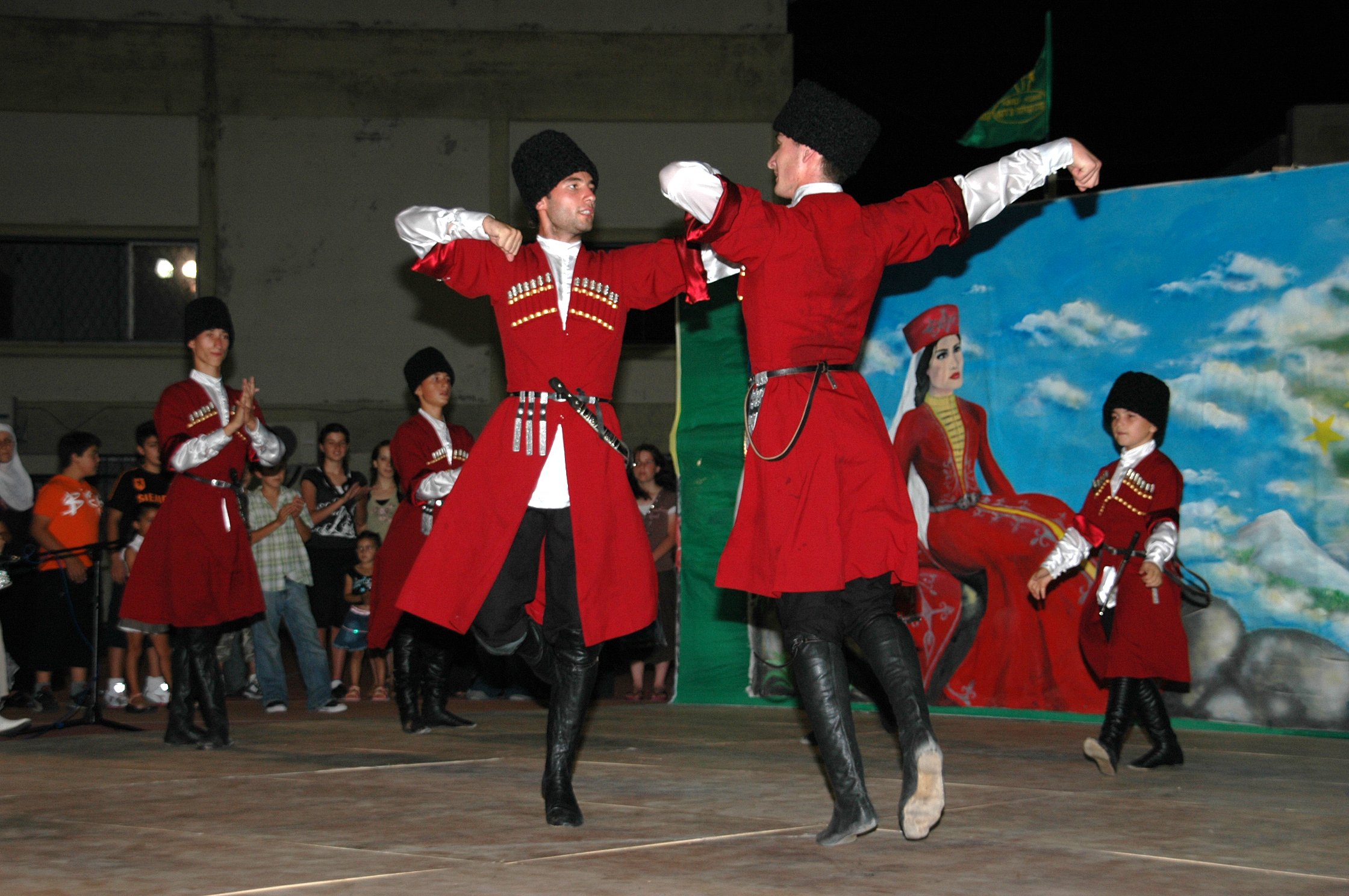 Национальные костюмы Кавказа Черкесов в танце