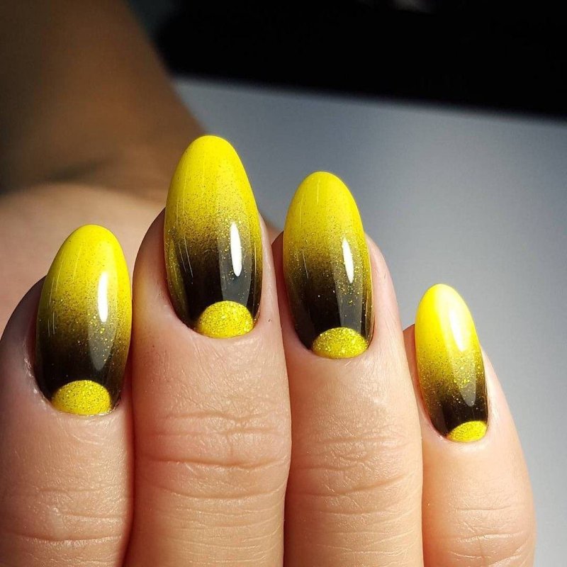 Ногти в черно желтом цвете