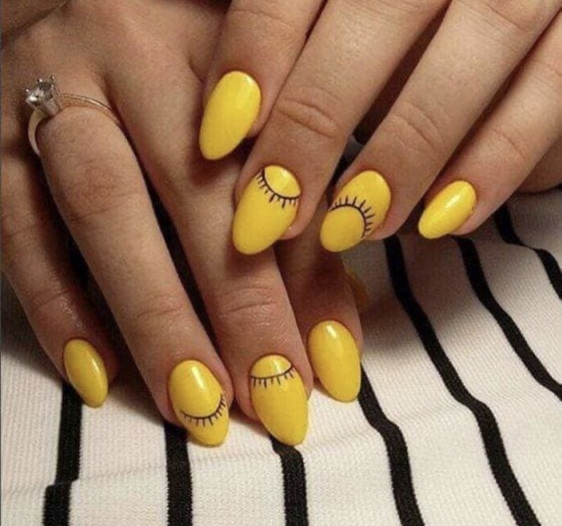 Дизайн ногтей чёрный с жёлтым осень