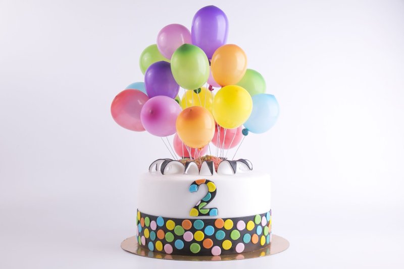 Торт с воздушными шариками (70 фото)