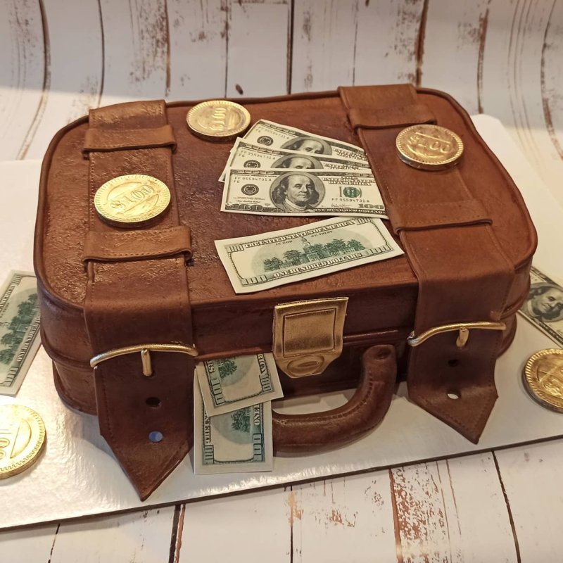Торт на день рождения чемодан