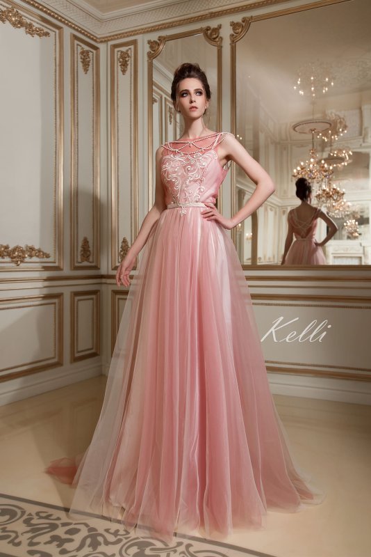 Нежно розовое платье на свадьбу