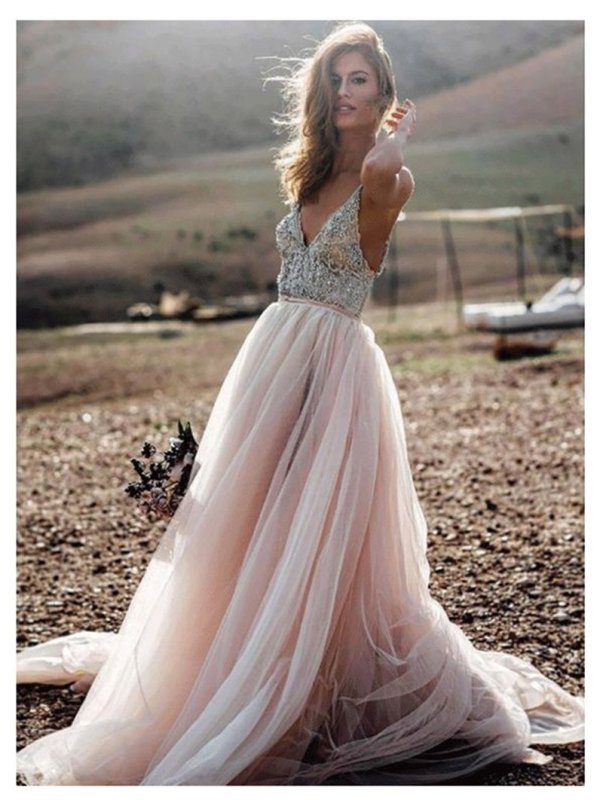 Нежно розовое свадебное платье