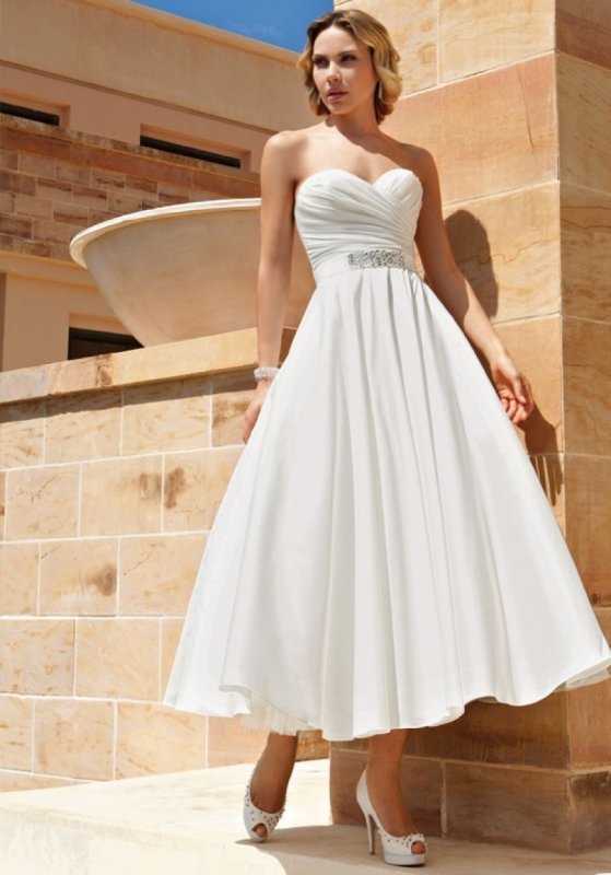 Короткое свадебное платье в стиле ретро