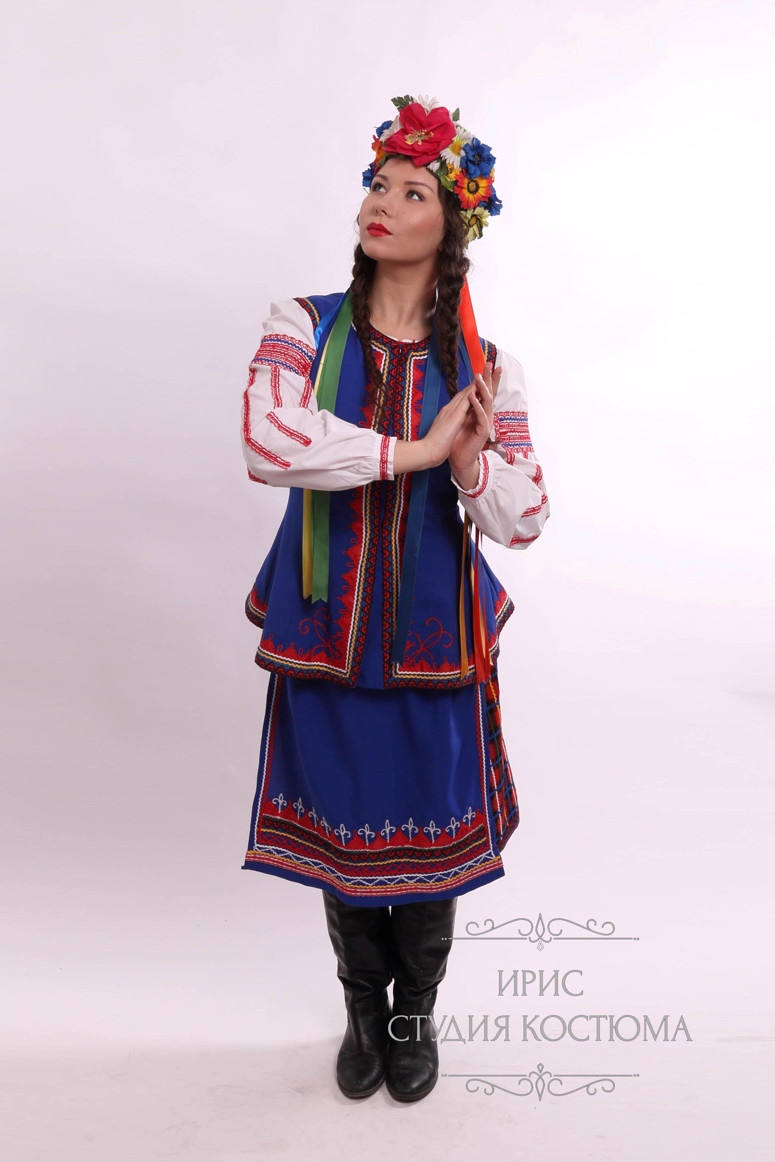Украинский национальный костюм женский