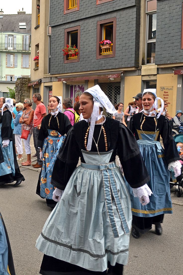 Традиционный костюм французов Бретань