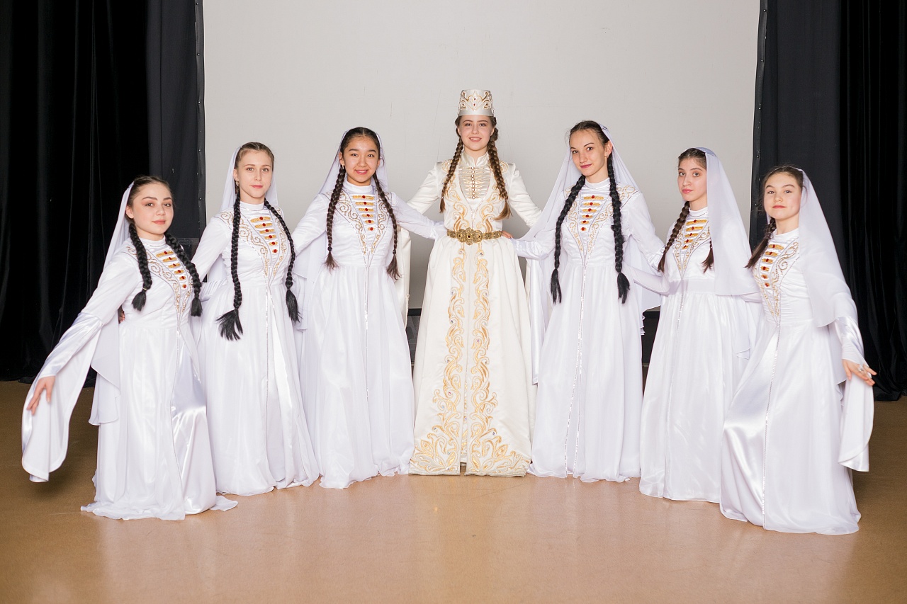 Дагестанский народный танцевальный ансамбль