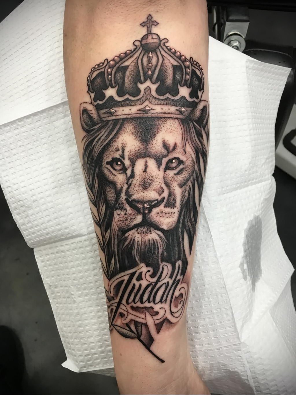 31 тату лев: что означает татуировка хищника у девушек и мужчин
