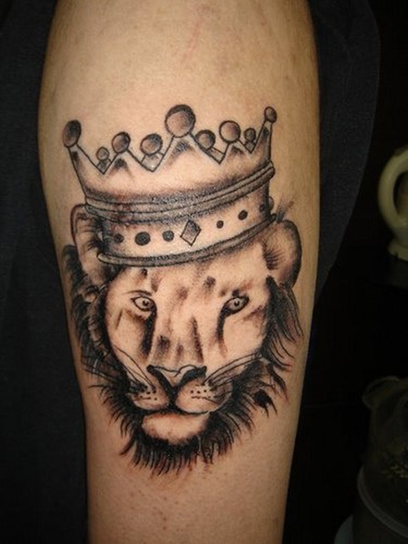 Татуировка Лев с короной