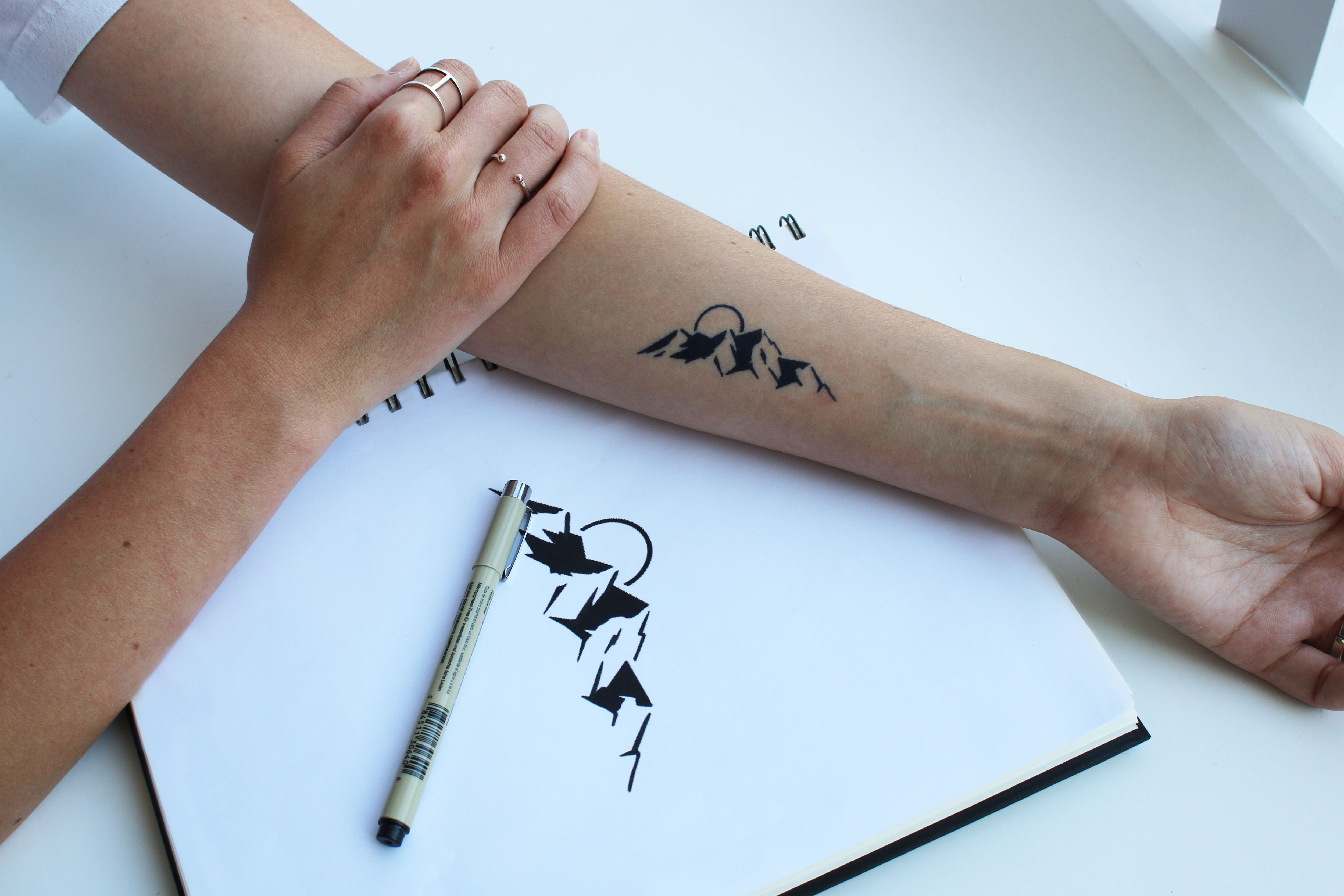 Легкие татуировки для срисовки ручкой для начинающих (33 фото)