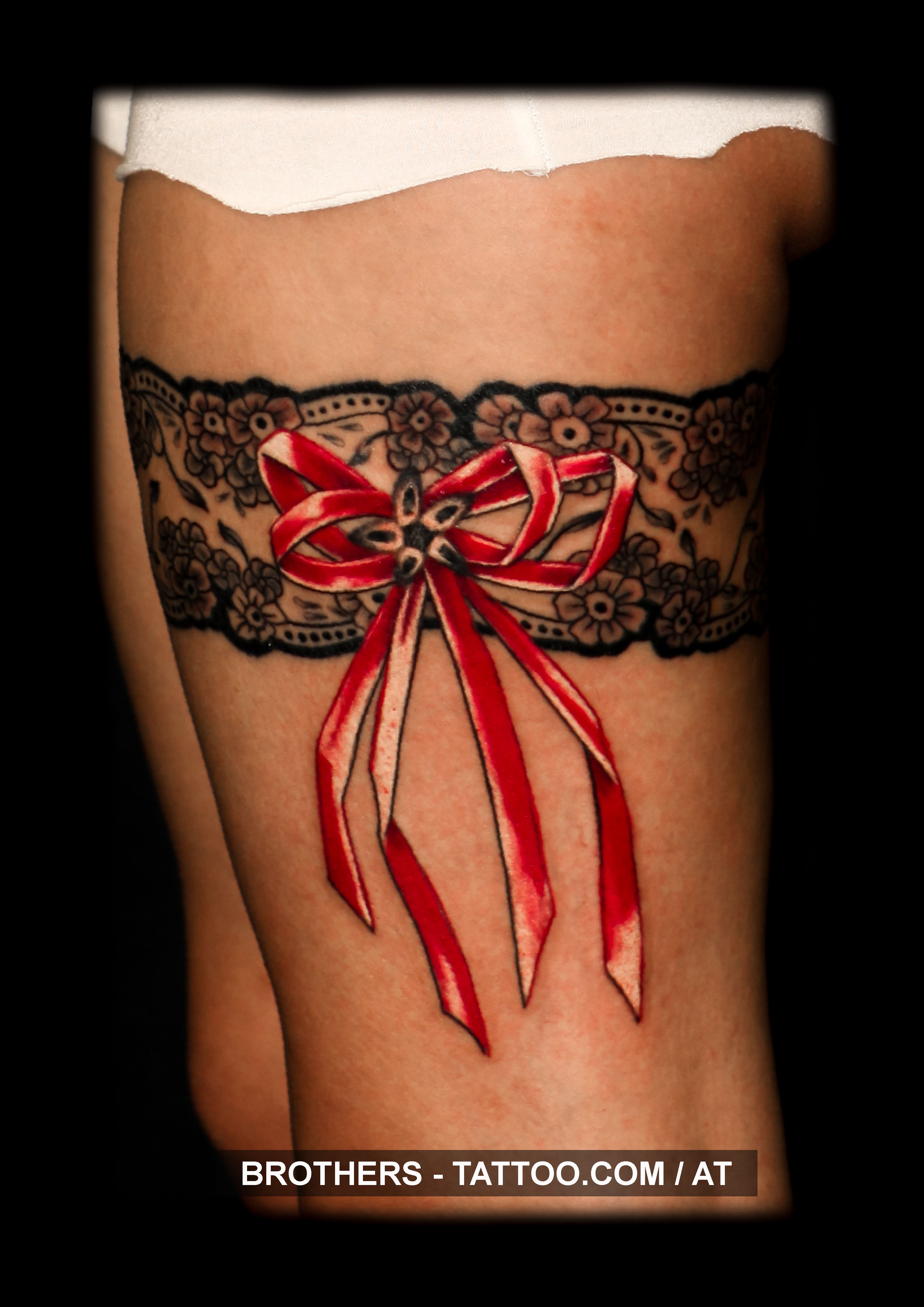 Татуировки для девушек повязки