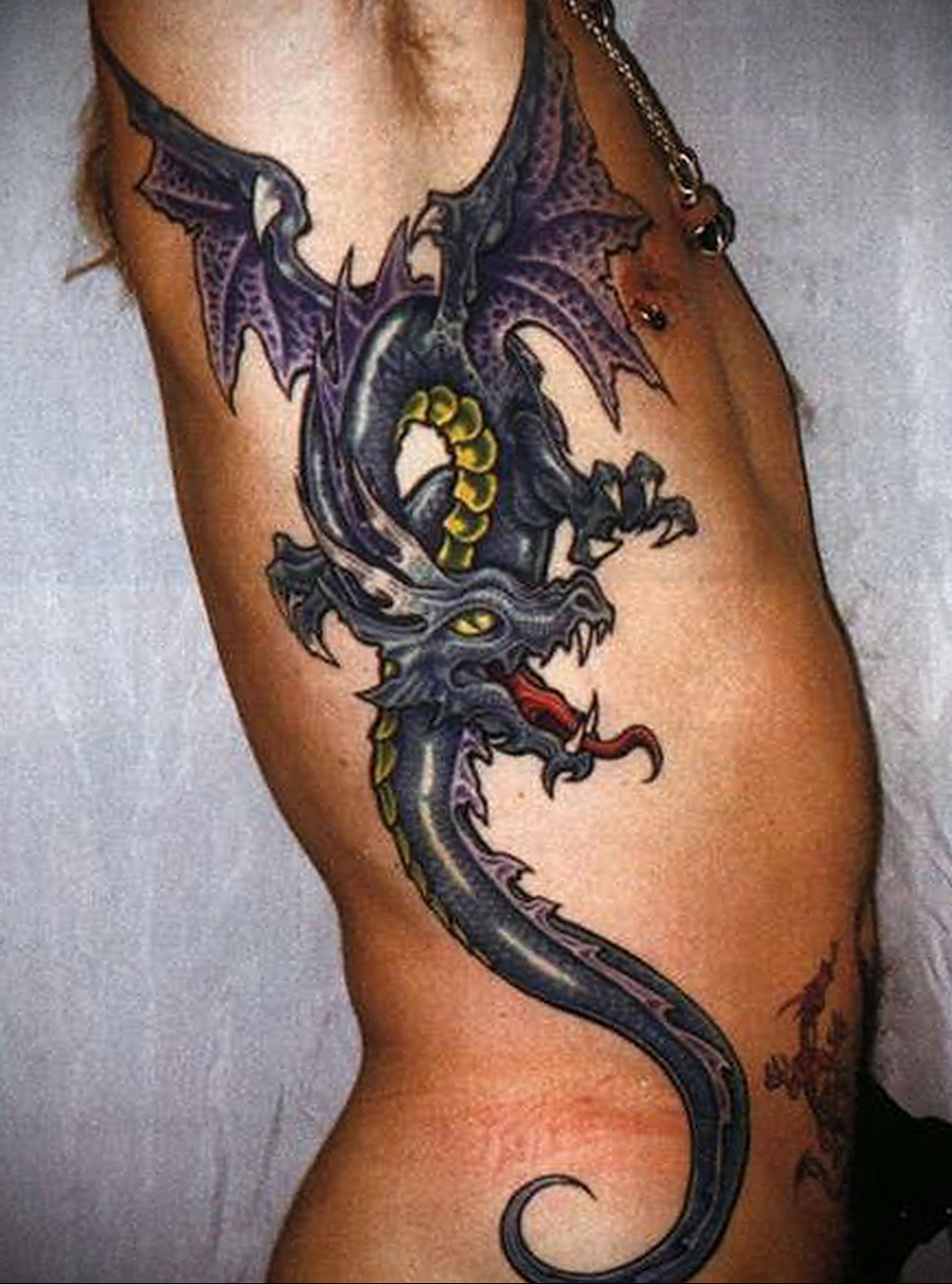 Необычный дракон Татуировка