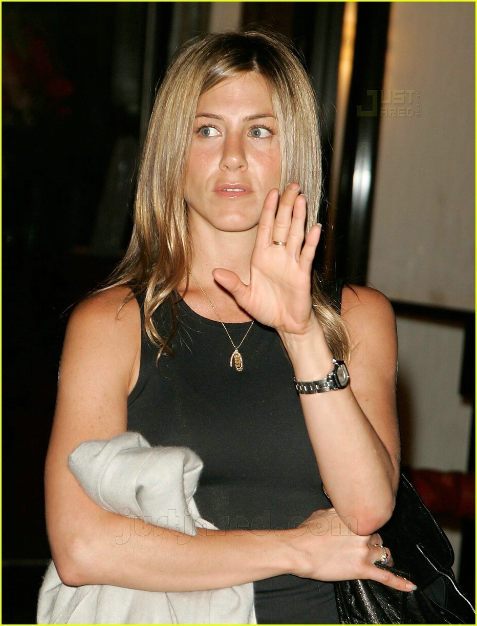 Jennifer Aniston hands