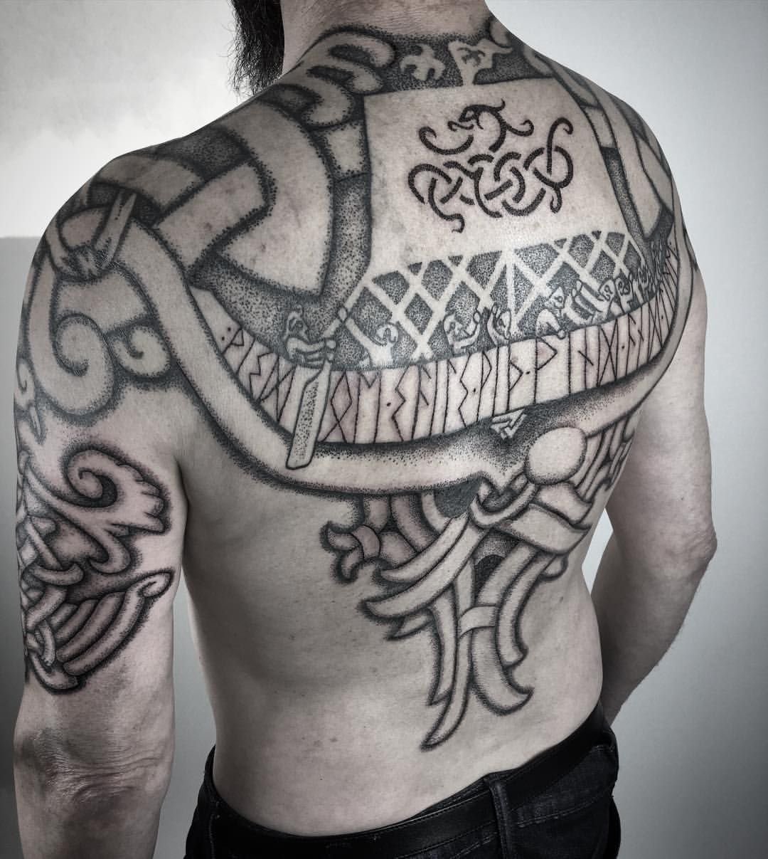 Скандинавские Татуировки на спине