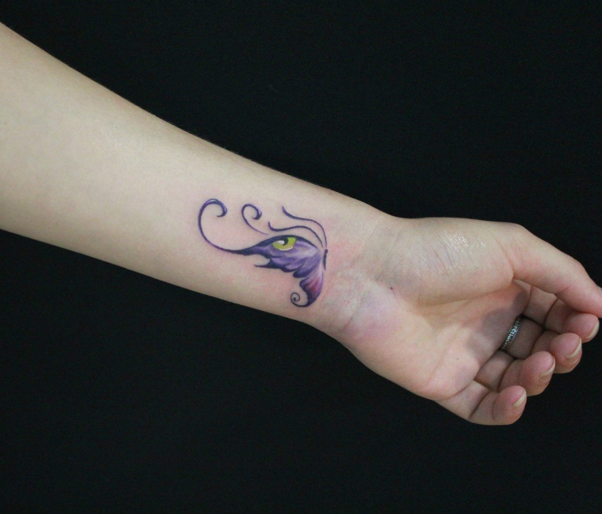 Татуировки на запястье женские