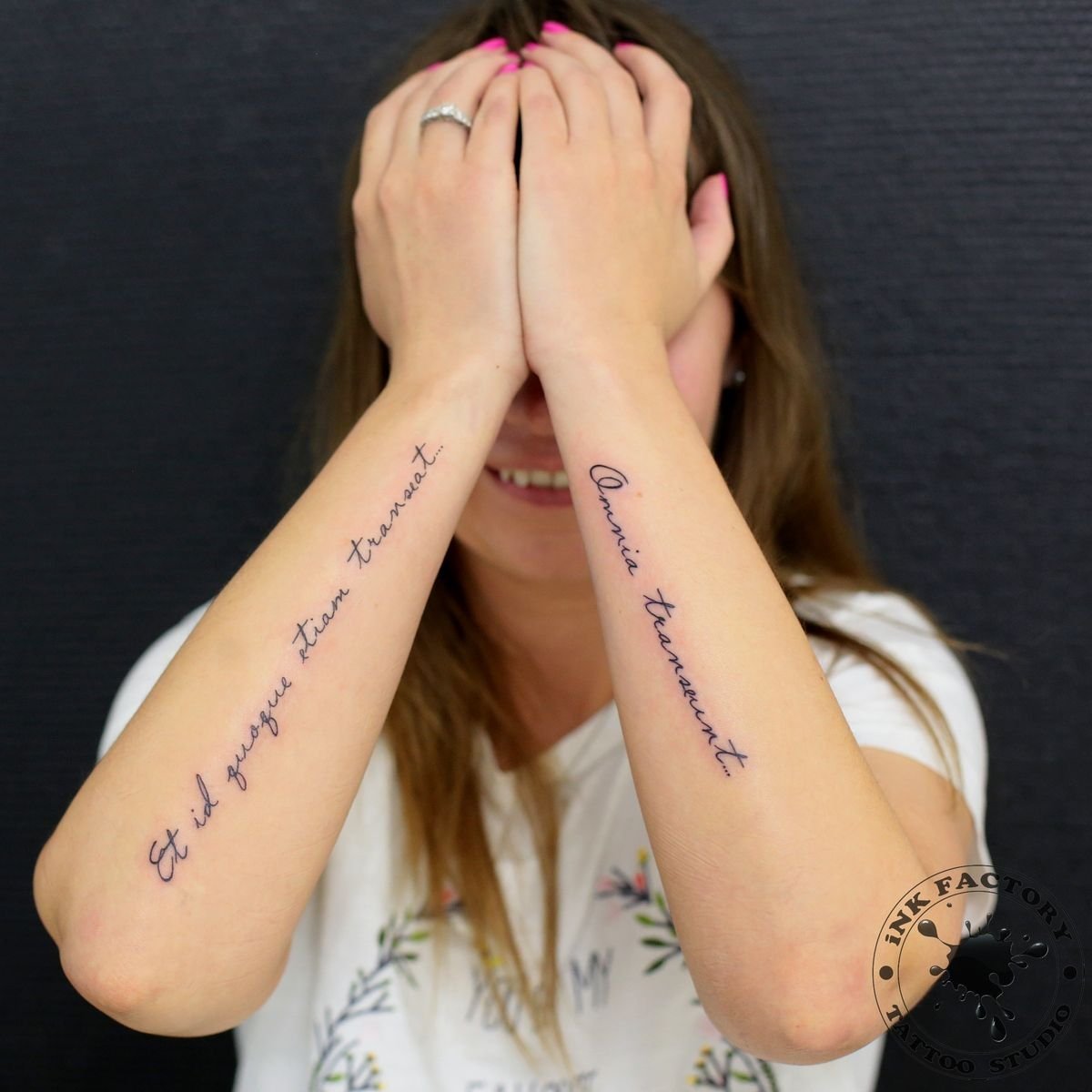 фото татуировки надпись на руке женские