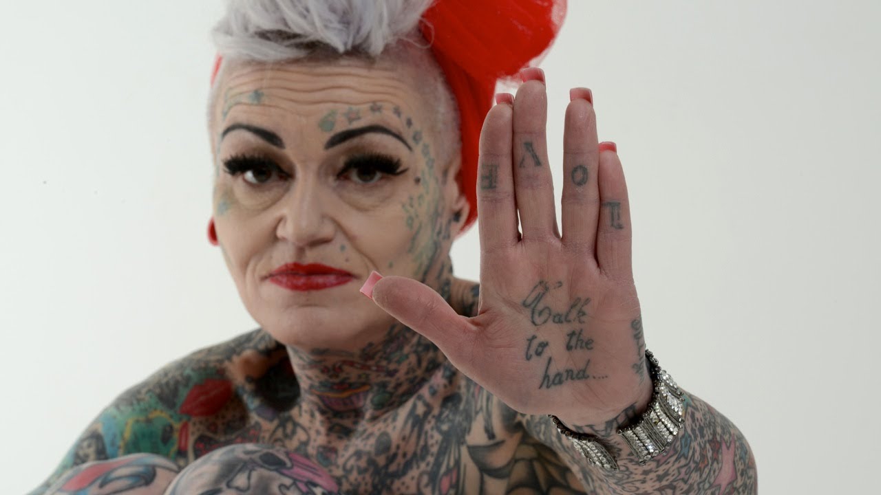 Татуированные женщины в старости