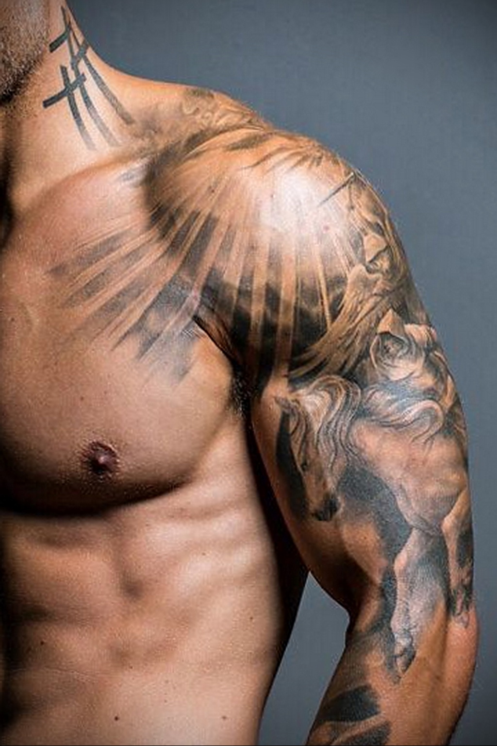 татуировки для мужчин на плече грудь фото 47