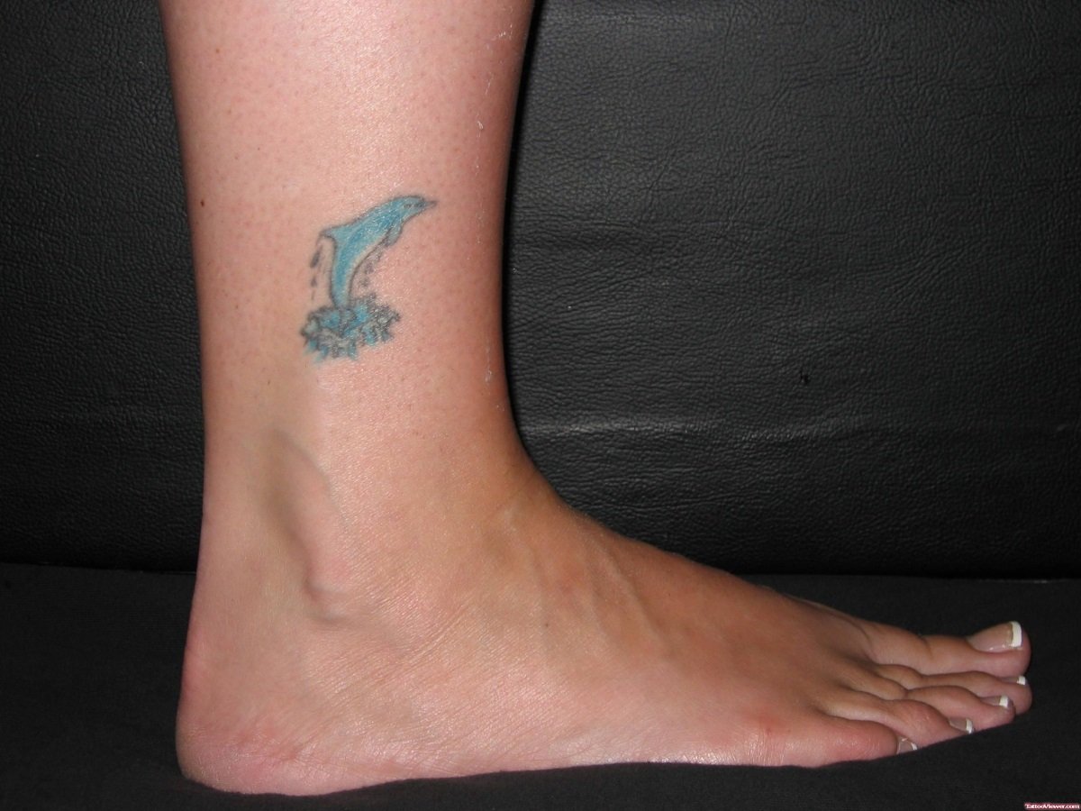 Татуировки для девушек на ноге маленькие
