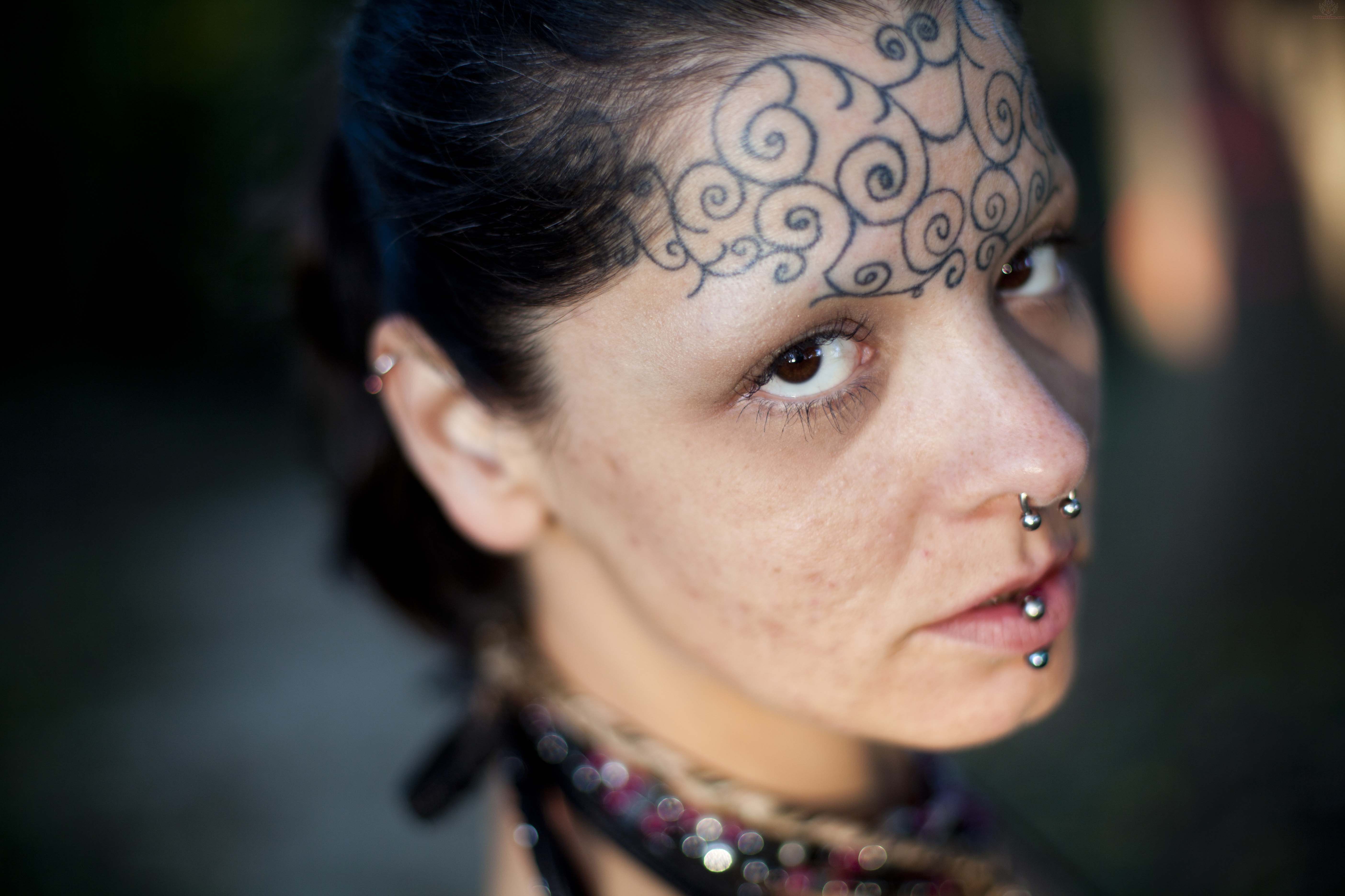 Женские Татуировки на лице