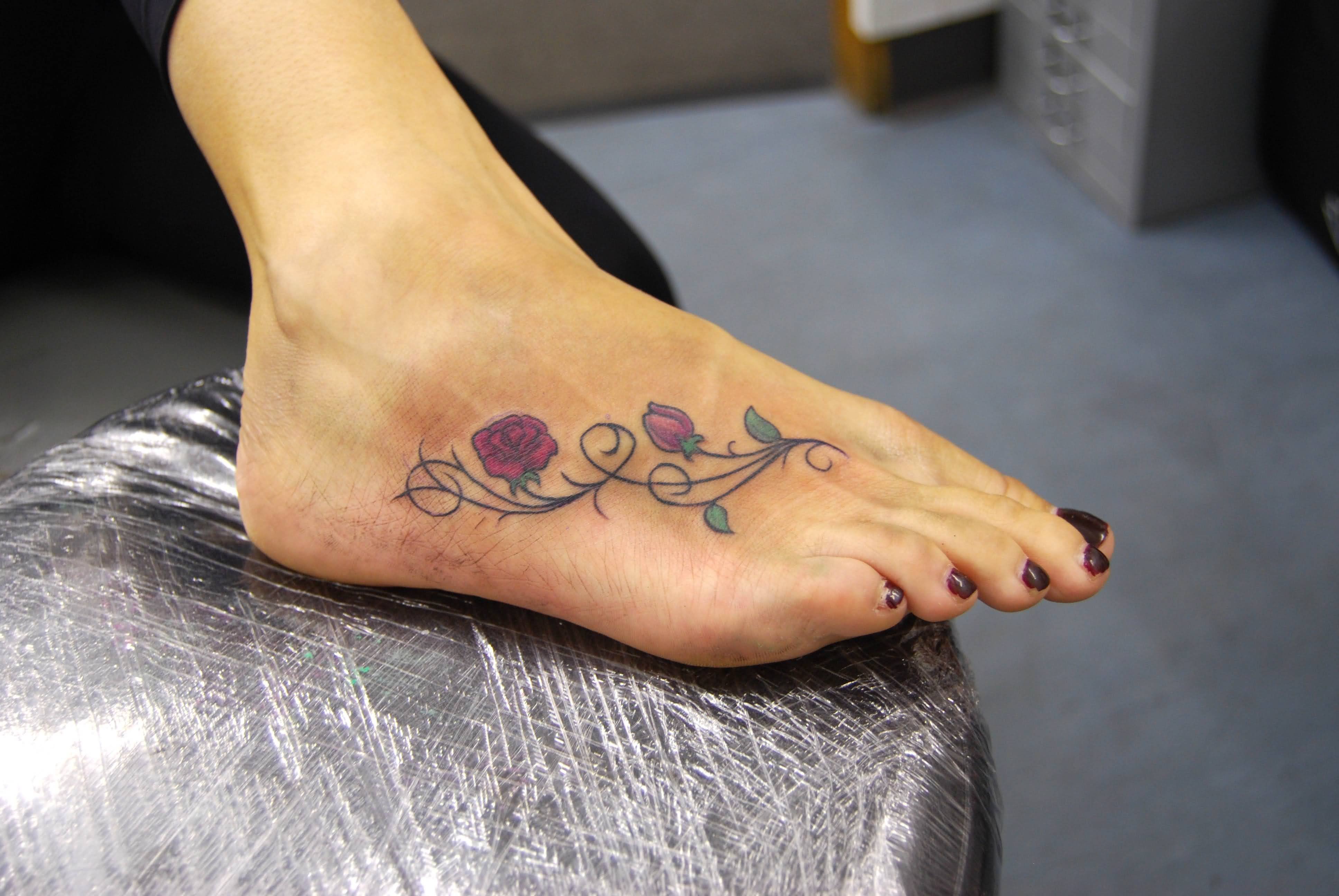 Татуировки женские на ноге