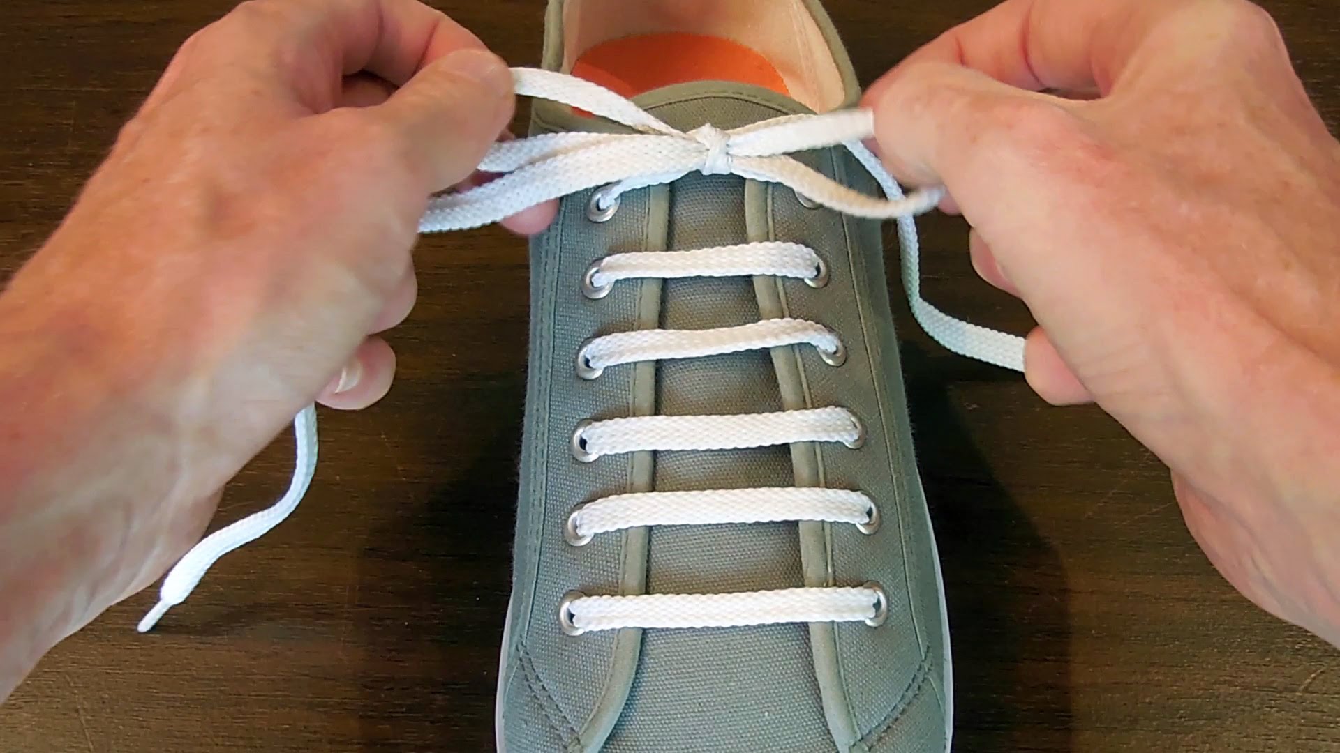 Красиво завязанные шнурки