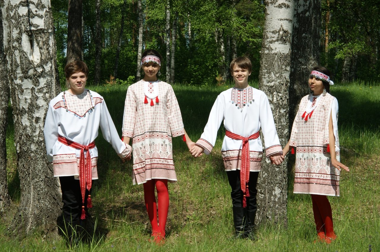 Национальный костюм финно угорских народов России