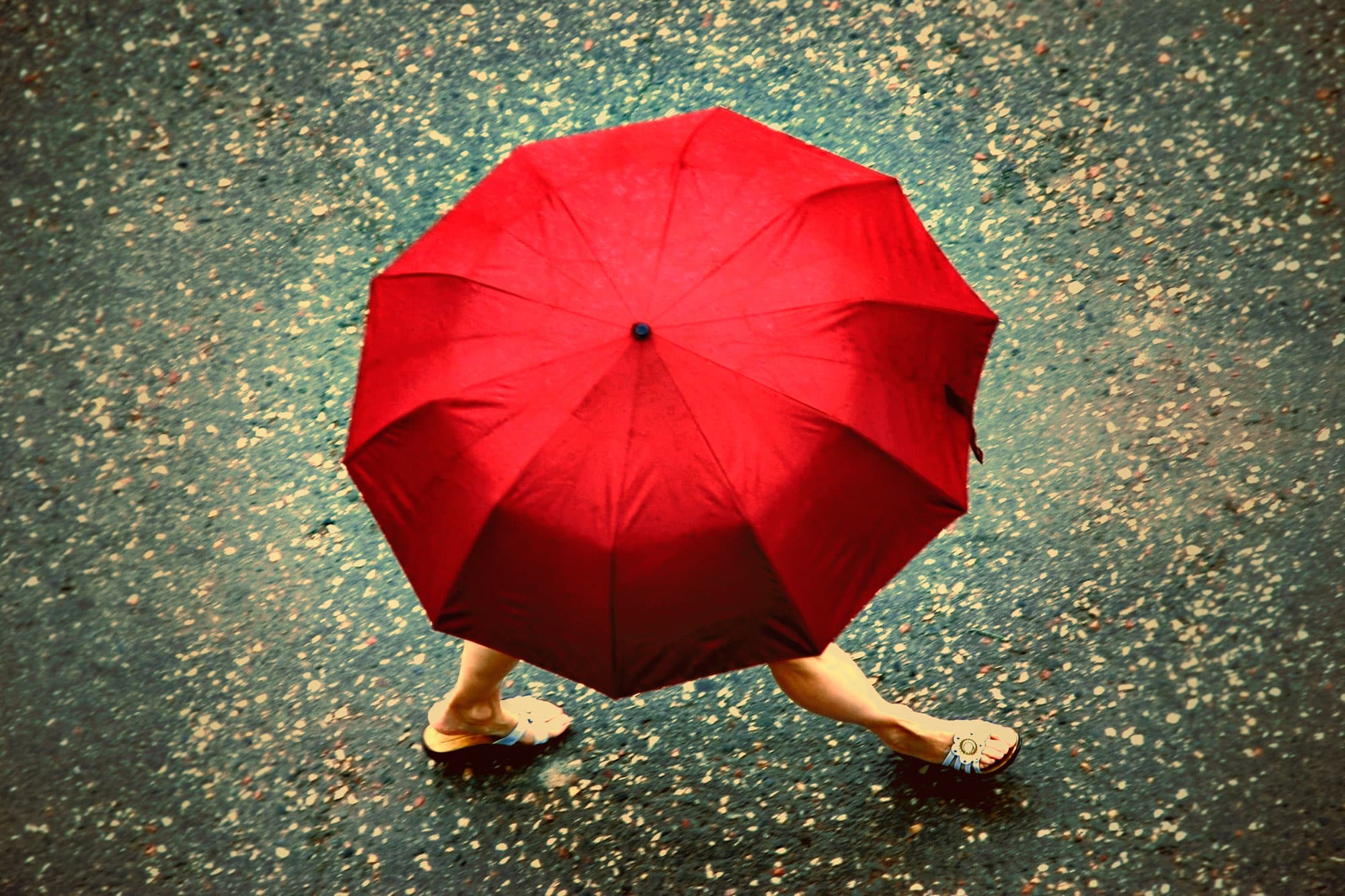 Красный зонтик
