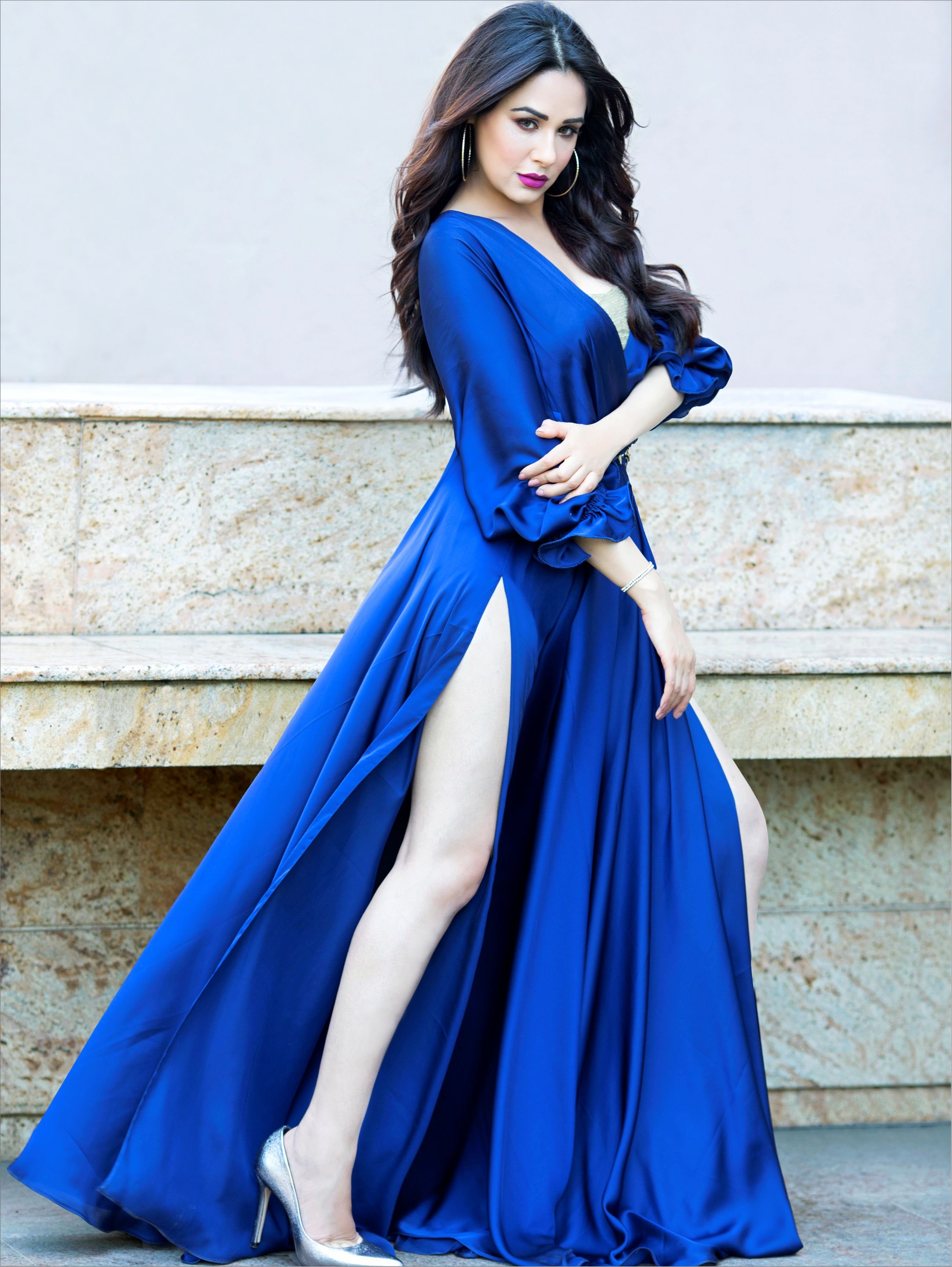 Синее платье длинное