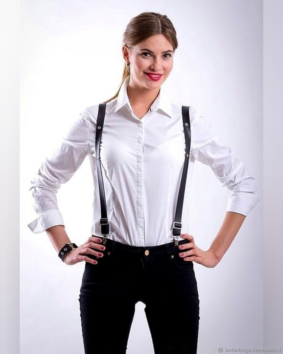 Teen girl in suspenders pictures