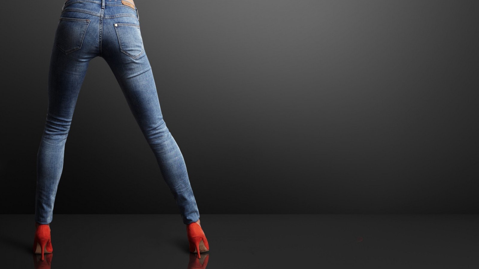 Ноги девушки в джинсах 62 фото