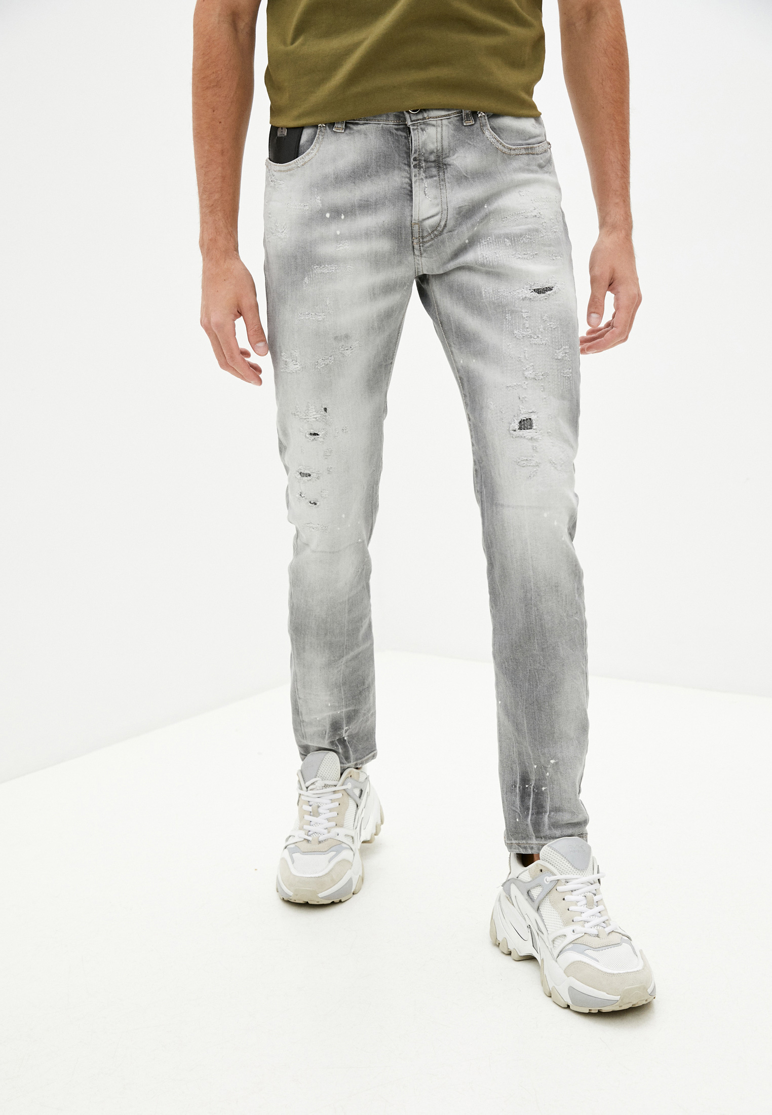 фото серых мужских джинсов