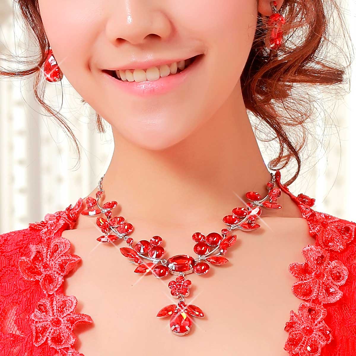 Красивое ожерелье
