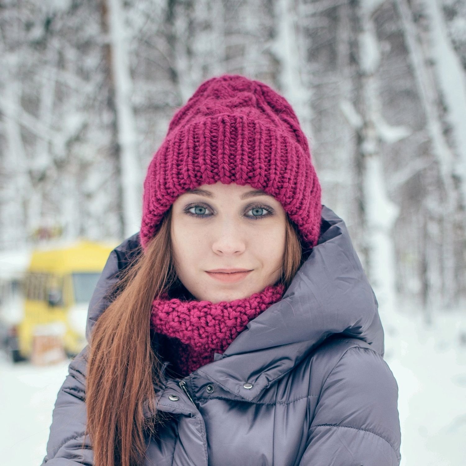 женские зимние вязаные шапки фото