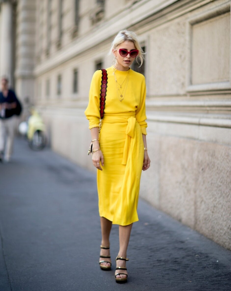 Желтый цвет в одежде