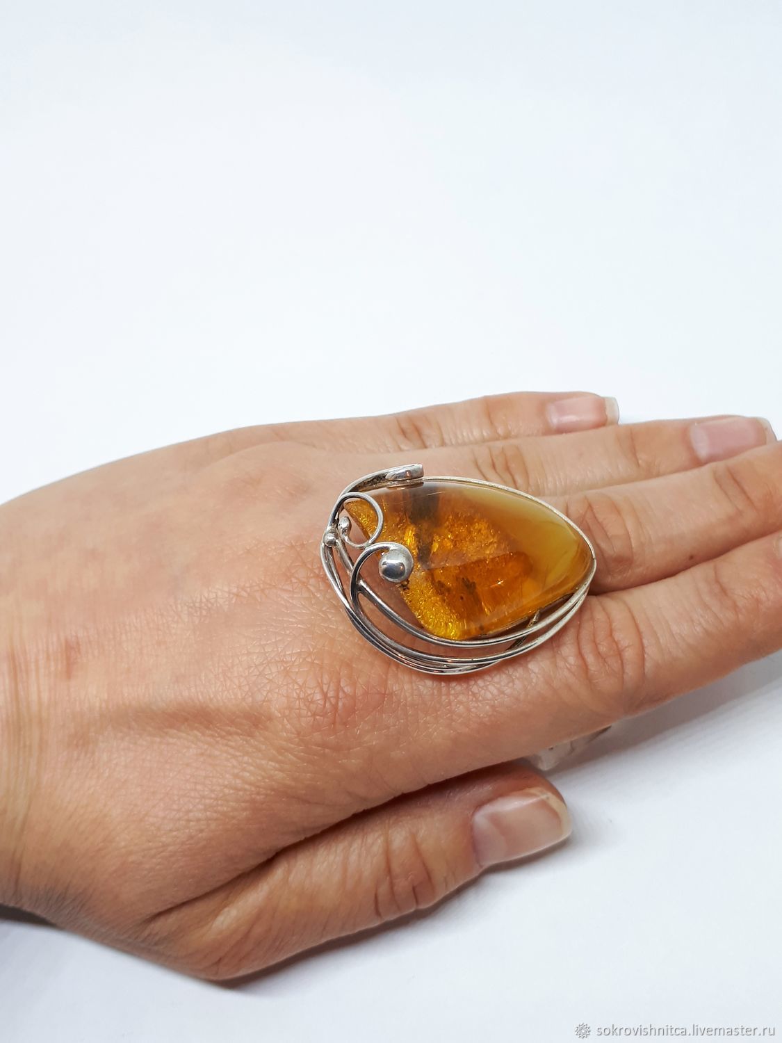 Amber кольцо с янтарем арт 1.147