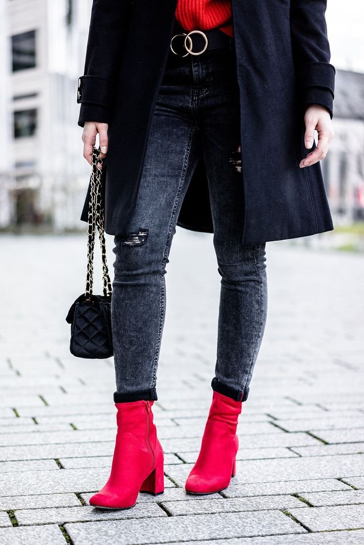 Красные ботинки женские