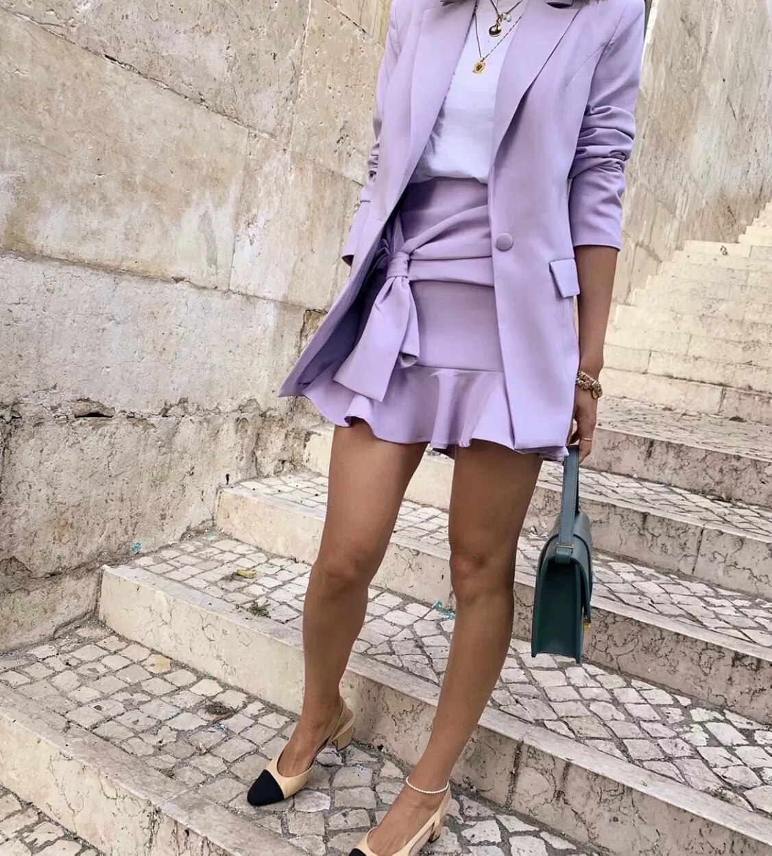 лиловый цвет фото в одежде женщины