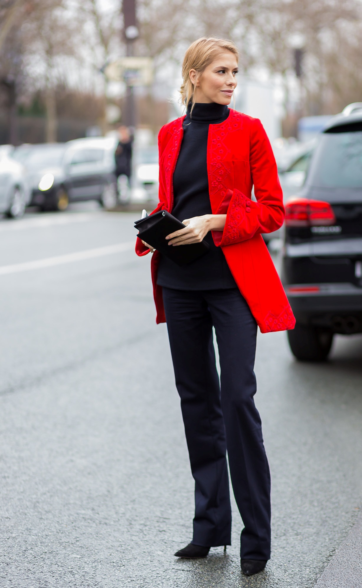 Образы с красным пиджаком